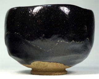 抹茶茶碗高台寺窯の黒茶碗です。ねねが晩年を過ごした寺【茶道具からき 