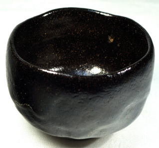 抹茶茶碗高台寺窯の黒茶碗です。ねねが晩年を過ごした寺【茶道具からき 